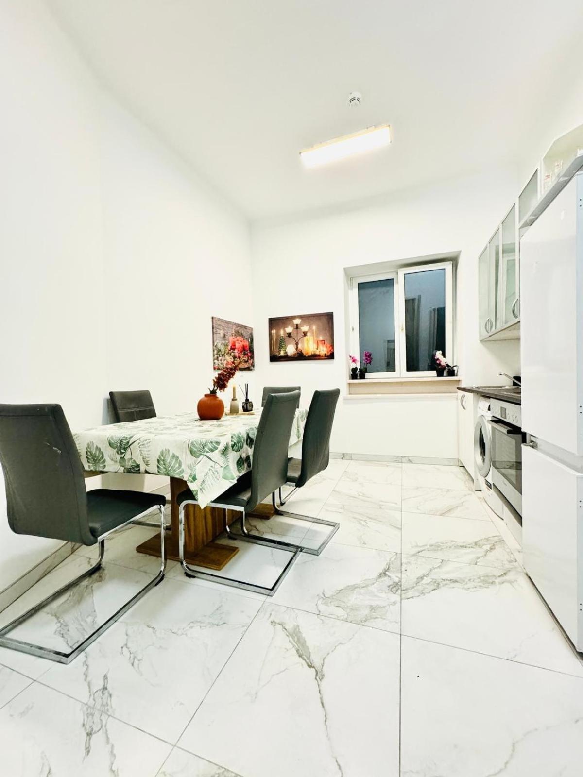 Affordable 5br Shared Apt, 11 Min To Atzgersdorf Apartment Wien
